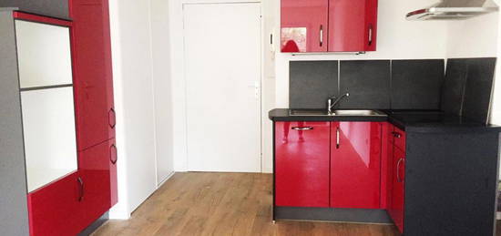 Appartement Rénové * 3 Pièces * 50 M² * 44300 Nantes * 680   * 60   * 740