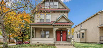 1402 Thomas Ave, Saint Paul, MN 55104