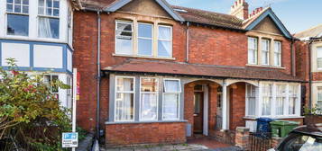 6 bedroom terraced house