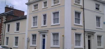 2 bed flat to rent