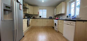 5 bedroom terraced house