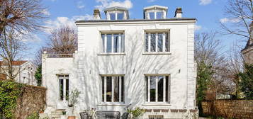 Vente maison 9 pièces 200 m²