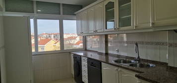 Apartamento T3 Em Mem Martins Pronto A Habitar