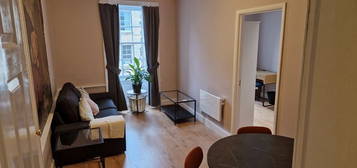 Flat to rent in Buccleuch Street, Edinburgh EH8