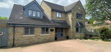 5 bedroom detached house