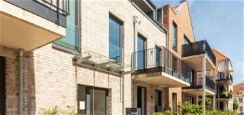 Neu und zum Einzug bereit: moderne, barrierefreie Wohnung mit Balkon in ruhiger, zentraler Lage