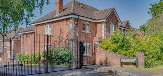 5 bed detached house for sale