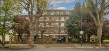 Flat to rent in Mapesbury Road, Mapesbury, London NW2