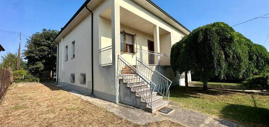 Villa in vendita in via Fortunato Bonetti, 38