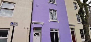 Terraced house to rent in Park Street, Brighton BN2