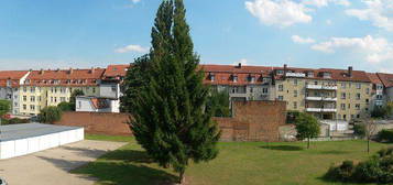 2 Zi mit EBK , großer Balkon + Wanne