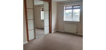 2 bed flat to rent