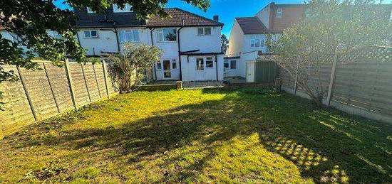 Terraced house to rent in Charnwood Drive, London E18