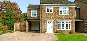 4 bedroom link detached house for sale