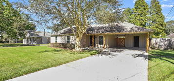 18334 Autumn Run Dr, Prairieville, LA 70769