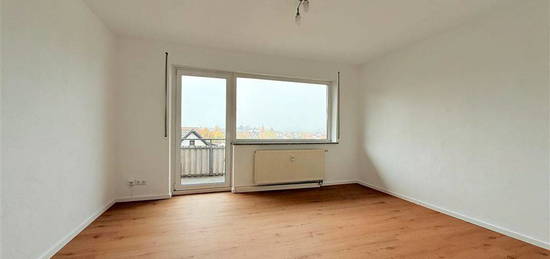 Gut geschnittene 3 Zimmer Wohnung mit Balkon und Gemeinschaftsgarten