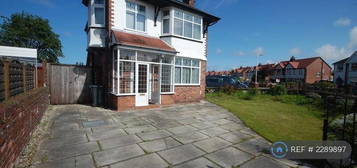 3 bedroom detached house