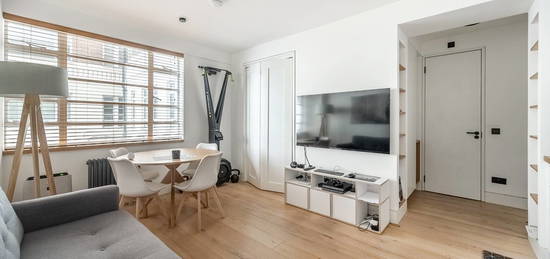 Flat to rent in Sloane Avenue, Sloane Square, London SW3