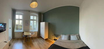 Renovated, fully furnished 1-room-ap. in Friedrichshain.