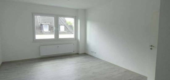 *** Singleappartement in zentraler Lage von E-Holsterhausen ***