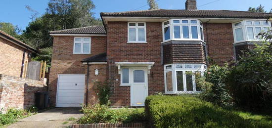 5 bedroom semi-detached house to rent