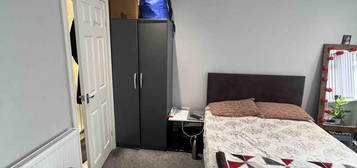 1 bedroom detached house to rent