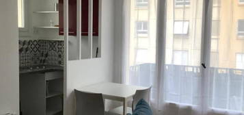 Studio meublé  à louer, 1 pièce, 28 m², Étage 2/–