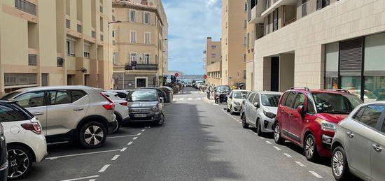 Studios à 100m de la plage des Catalans