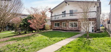 4346 DUNDAS STREET, Burnaby, British Columbia 