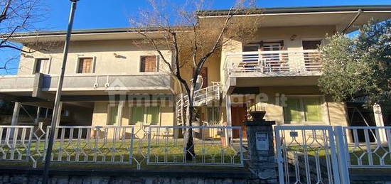 Villa unifamiliare viale Michelangelo, Desenzano Centro, Desenzano del Garda