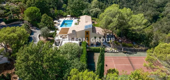 Villa  à vendre, 9 pièces, 5 chambres, 506 m²