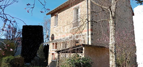 Maison  à vendre, 6 pièces, 4 chambres, 100 m²