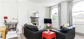 Flat to rent in Windsor Road, London W5