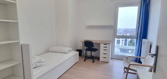 Location chambre 1 pièce 98 m²