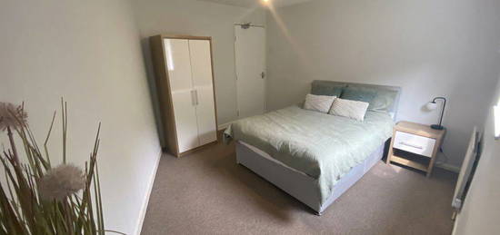 Room to rent in Rm 6, Leighton, Orton Malborne, Peterborough PE2