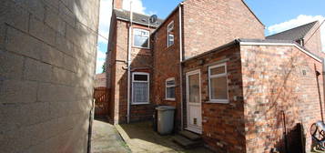 2 bed end terrace house to rent