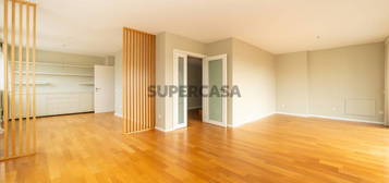 Apartamento T4+1 Duplex em Matosinhos Sul