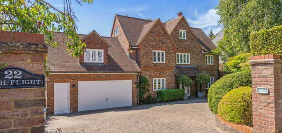 6 bedroom detached house for sale