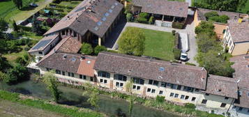 Villa in vendita in  Cascina Favalla s.n.c