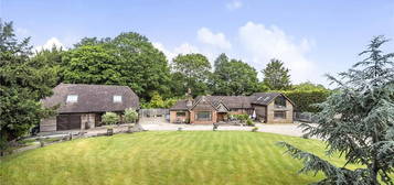 6 bedroom detached house for sale