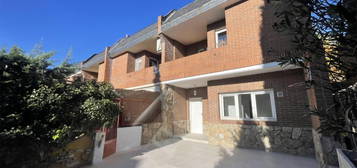 Casa o chalet de alquiler en Calle del Cedro, 6t, Los Robles