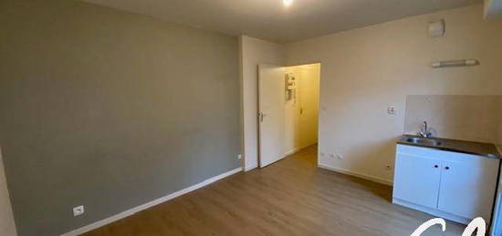 Appartement T1 NANTES Bon Port - 19.19 m2  377 Euros