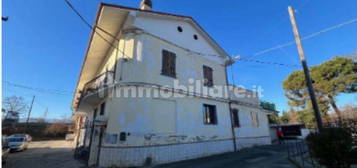 Palazzo - stabile all'asta via dei Romani, Saluzzo