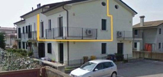 Appartamento su due piani all'asta in via Montagnera, 7