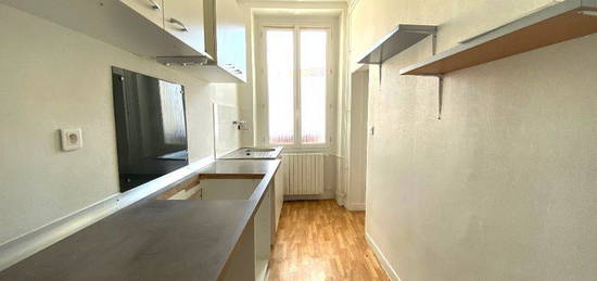 Appartement  à louer, 2 pièces, 1 chambre, 56 m²