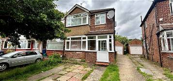 Property to rent in Jubilee Road, Perivale, Greenford UB6