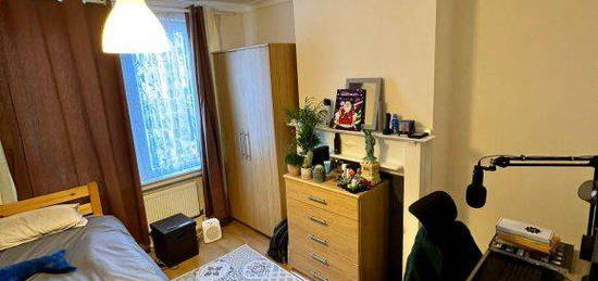 4 bed shared accommodation to rent