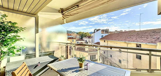 CANNES LIMITE BANANE TERRASSE