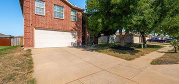 9024 Penny Ln, Fort Worth, TX 76123