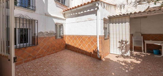 Casa adosada en venta en De la Alhambra, Peligros